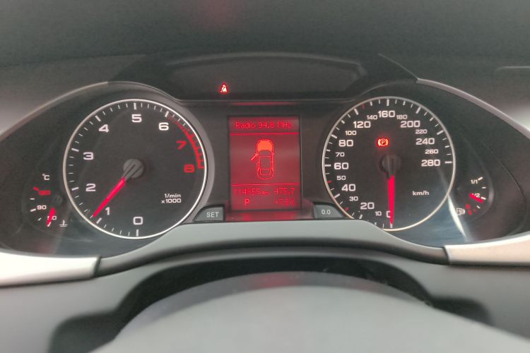 奥迪A4L 2012款 2.0 TFSI 自动标准型中控内饰14