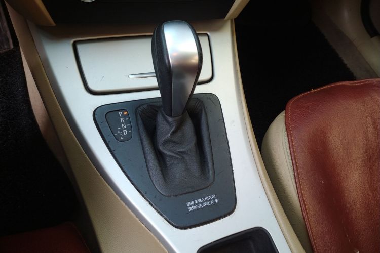 宝马3系 2009款 318i 领先型中控内饰18