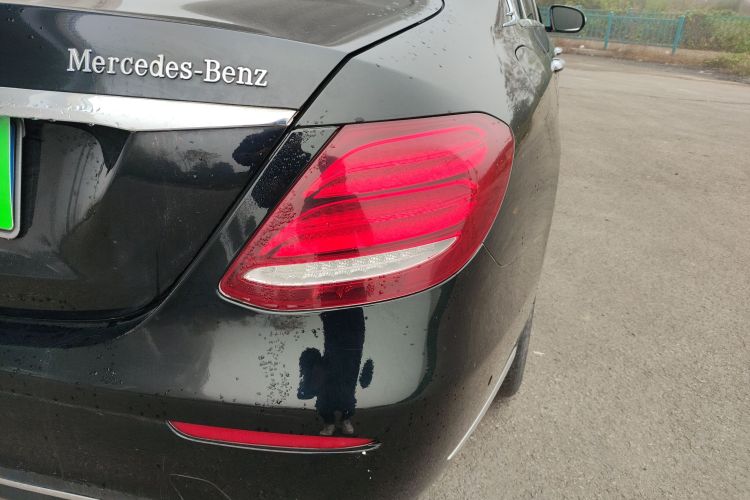 奔驰E级 2018款 E 200 L车身外观9