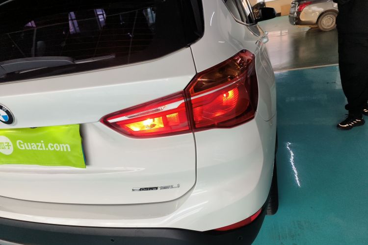 宝马X1 2019款 sDrive18Li 时尚型车身外观9