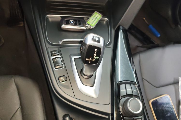 宝马3系 2017款 320Li 时尚型中控内饰18