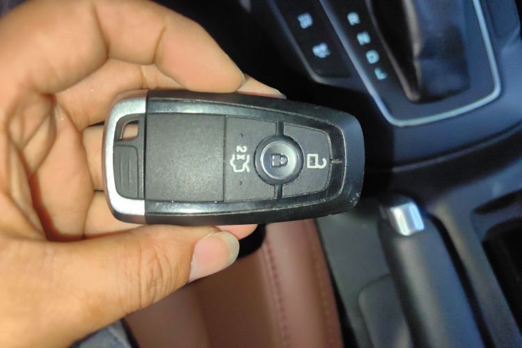 福特 福克斯 2020款 三厢 1.5L 自动锋跃型中控内饰11