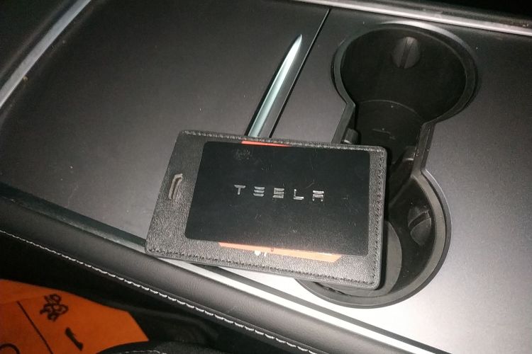 特斯拉 Model Y 2022款 改款 后轮驱动版中控内饰11