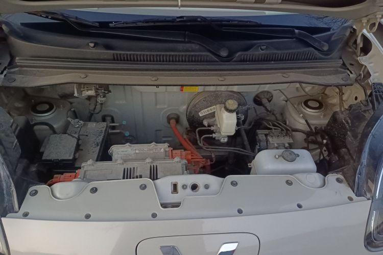 五菱汽车 宏光MINIEV 2025款 四门版 臻享款机舱底盘24