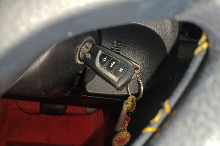 丰田 卡罗拉 2017款 1.6L CVT GL中控内饰11