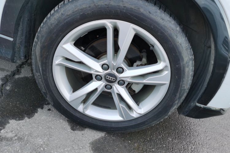 奥迪Q3 2019款 35 TFSI 时尚致雅型车身外观10