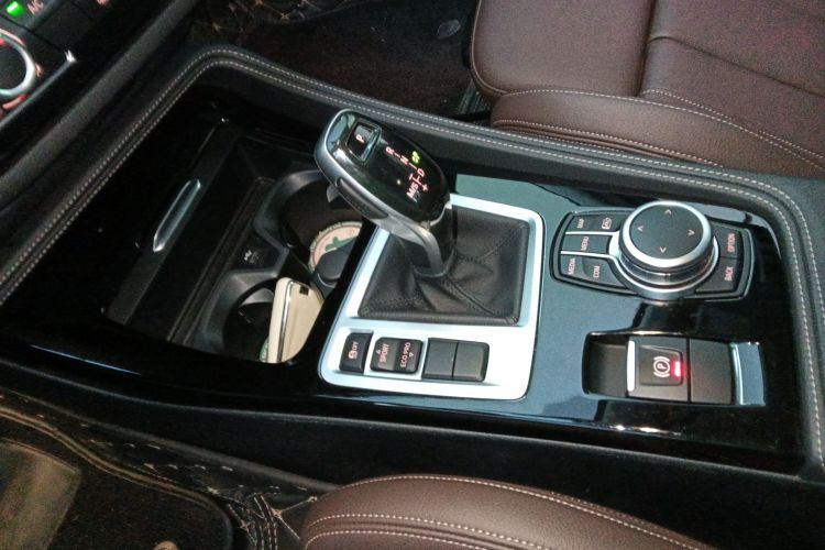 宝马1系 2022款 125i M运动曜夜版局部细节18