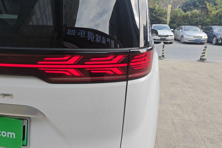 腾势D9 2022款 DM-i 970 四驱旗舰型车身外观6006