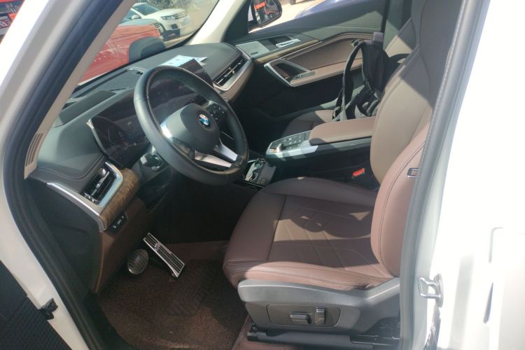 宝马X1 2024款 xDrive25Li X设计套装中控内饰19