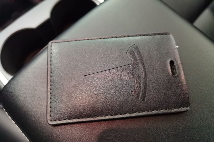 特斯拉 Model Y 2022款 长续航全轮驱动版中控内饰7001