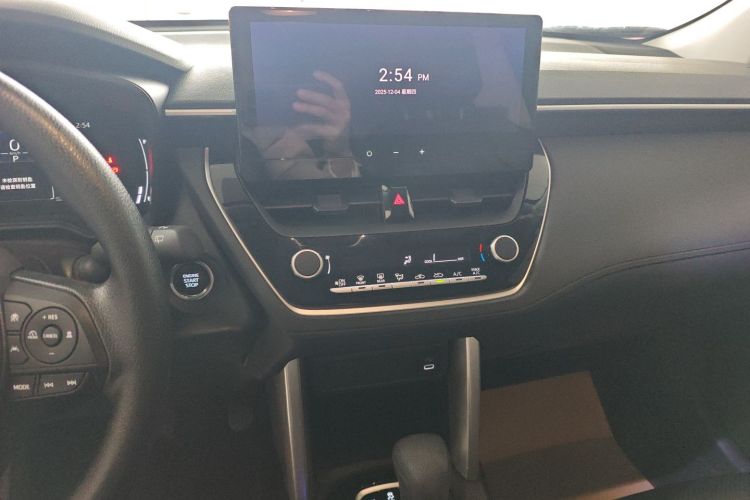 丰田 卡罗拉锐放 2023款 2.0L 精英版中控内饰16