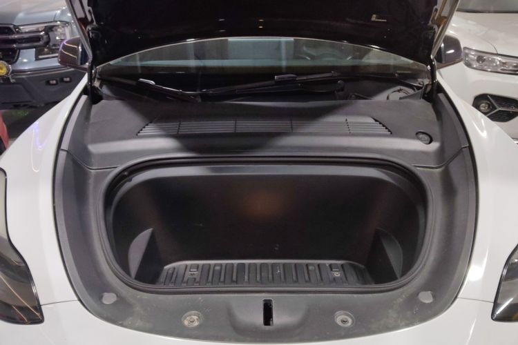 特斯拉 Model Y 2022款 后轮驱动版机舱底盘24