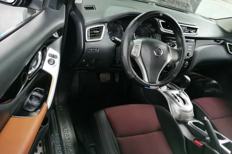 日产 逍客 2016款 2.0L CVT精英版中控内饰20