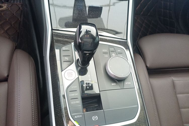 宝马3系 2020款 改款 325Li M运动套装中控内饰18