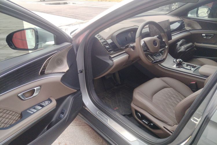 比亚迪 汉 2023款 DM-i 冠军版 121KM 尊享型中控内饰20