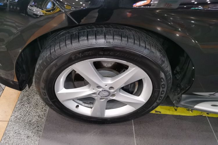 奔驰M级 2015款 ML 320 4MATIC车身外观6007