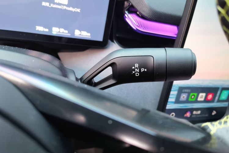 领克08 EM-P 2025款 120km 长续航Pro中控内饰18