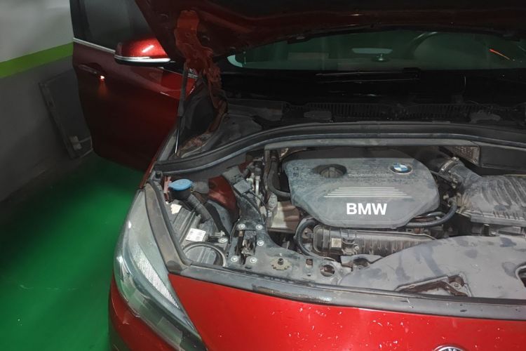 宝马2系多功能旅行车 2015款 218i 运动设计套装局部细节9006