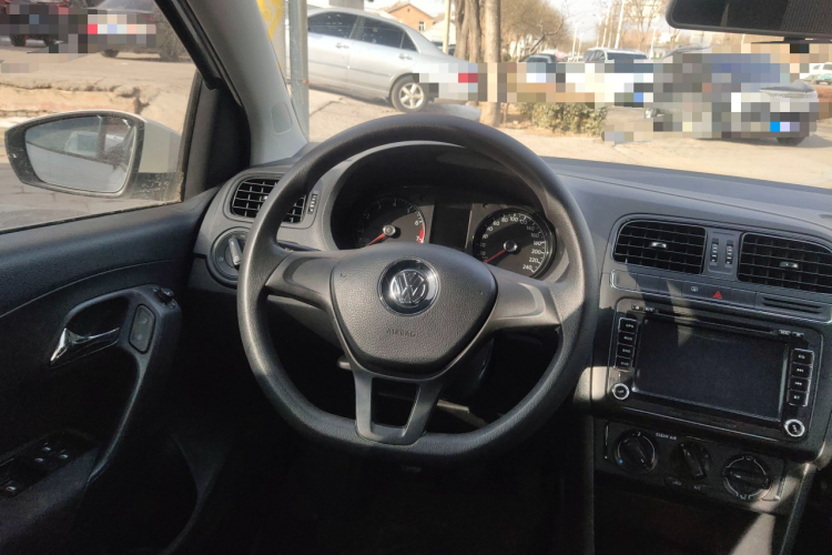 大众 Polo 2016款 1.4L 手动风尚型中控内饰13