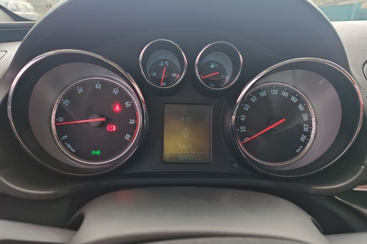 别克 君威 2014款 1.6T 时尚技术型中控内饰14