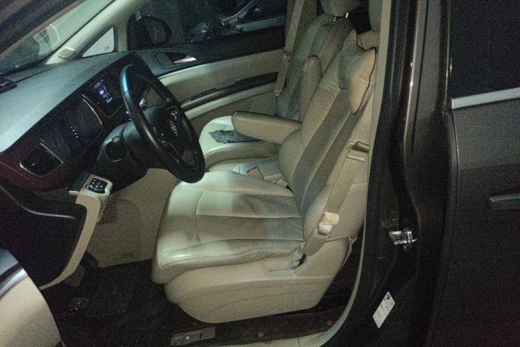 别克GL8 2017款 25S 豪华型 国V局部细节19