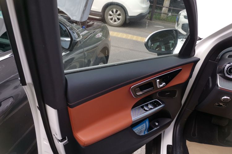 奔驰GLC 2024款 GLC 260 L 4MATIC 豪华型 5座中控内饰7007