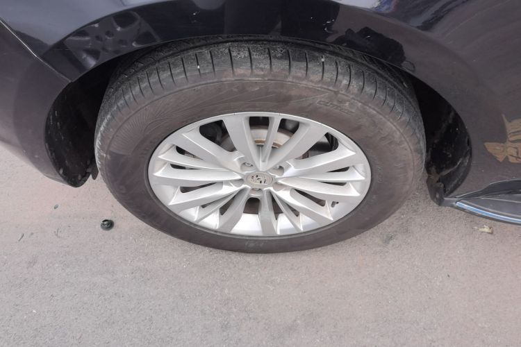 众泰SR9 2017款 2.0T 自动极致之心版车身外观6007