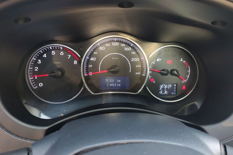 雷诺 科雷傲(进口) 2014款 改款 2.5L 两驱舒适版中控内饰14