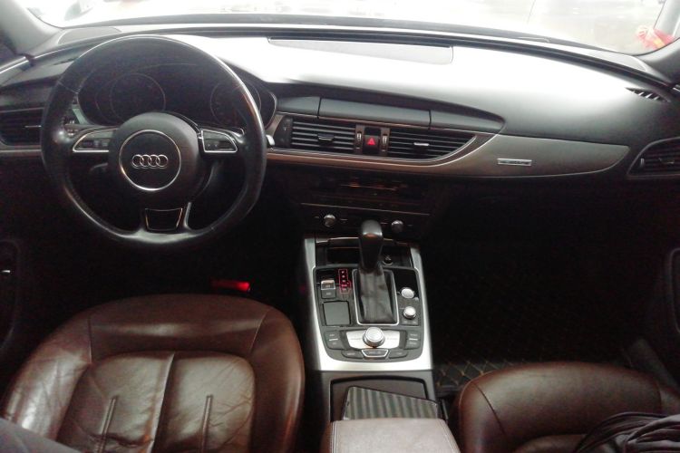 奥迪A6L 2018款 30周年年型 45 TFSI quattro 运动型中控内饰12