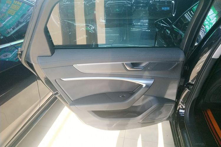 奥迪A6L 2019款 40 TFSI 豪华致雅型中控内饰7008