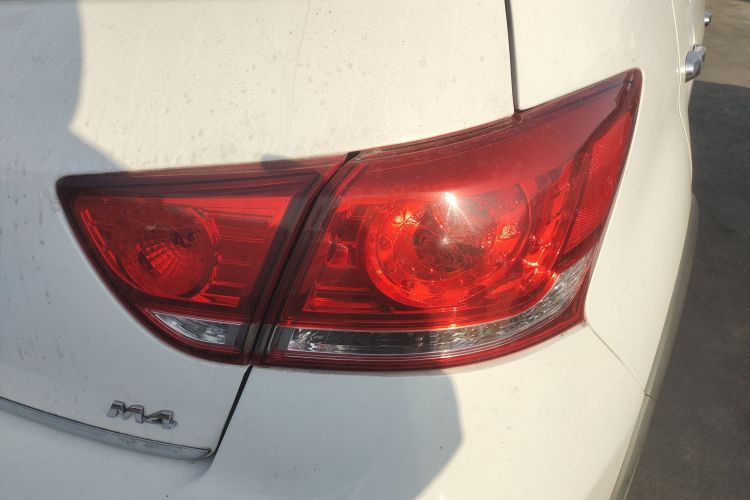 长城M4 2014款 1.5L 手动舒适型车身外观9