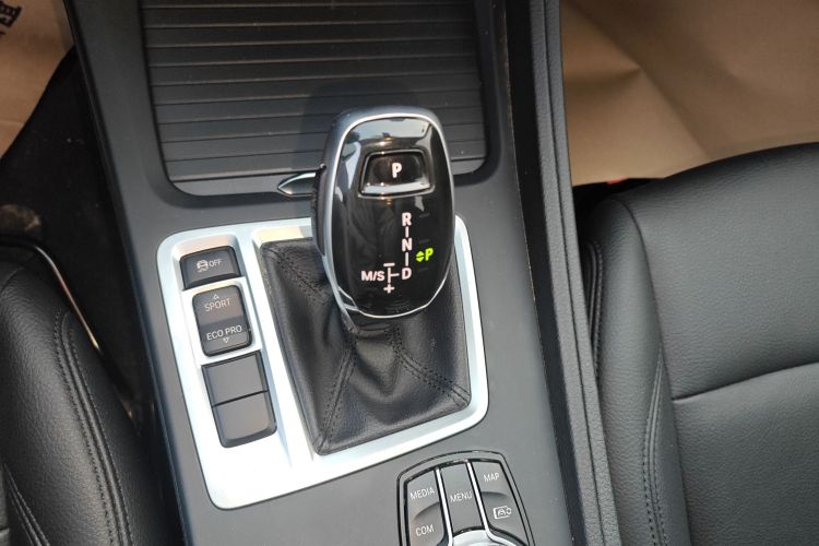 宝马1系 2021款 120i M运动版中控内饰18