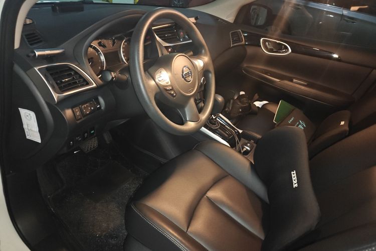 日产 轩逸 2024款 经典 1.6XL CVT豪华版中控内饰19