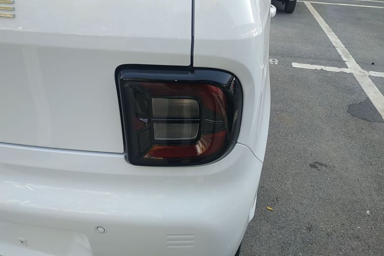 吉利银河 2023款 熊猫mini 200km 耐力熊车身外观6006