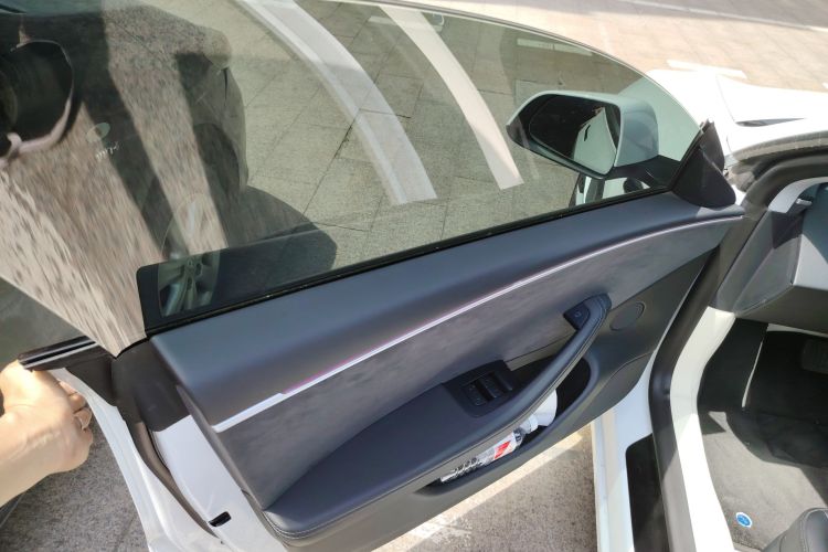 特斯拉 Model 3 2023款 长续航全轮驱动版中控内饰7007