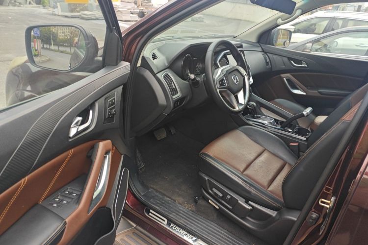 江铃 驭胜S350 2016款 2.0T 自动两驱汽油超豪华版5座中控内饰20