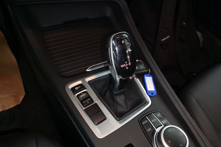 宝马1系 2021款 改款 120i M运动版中控内饰18