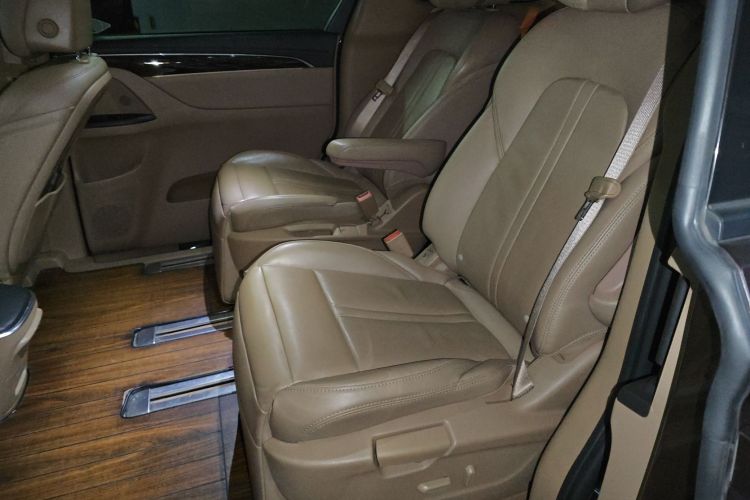 别克GL8 2017款 ES 28T 豪华型 国V中控内饰7004