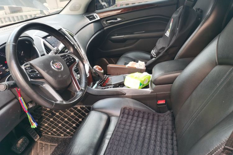 凯迪拉克SRX 2014款 3.0L 豪华型中控内饰19