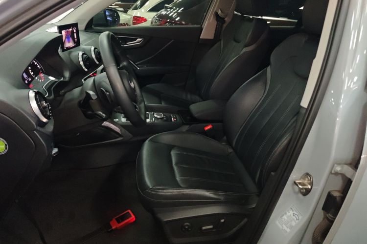 奥迪Q2L 2022款 35 TFSI 时尚动感型中控内饰19