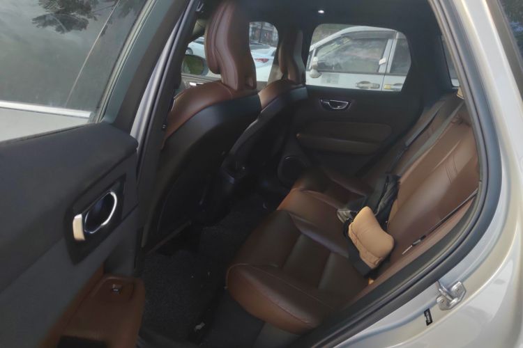 沃尔沃XC60 2022款 B5 四驱智远豪华版中控内饰21