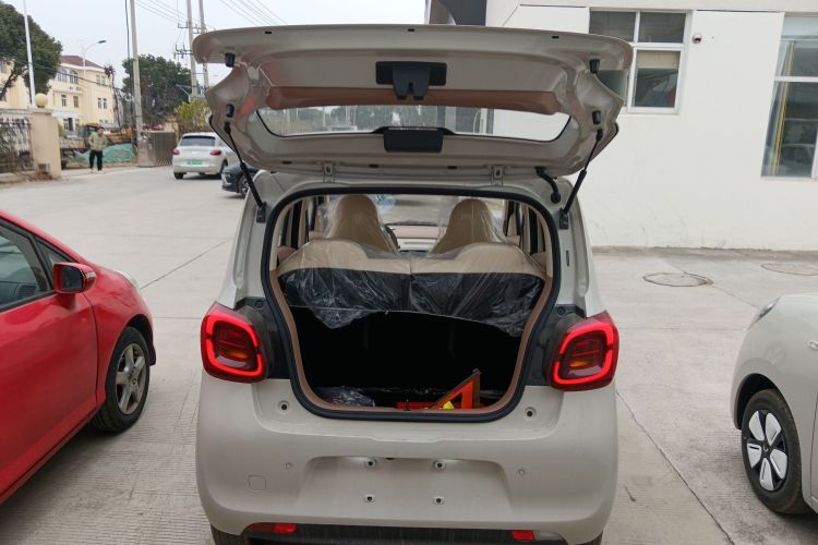 五菱汽车 宏光MINIEV 2025款 四门版 进阶款机舱底盘23