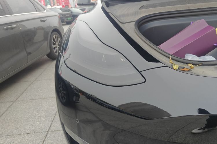 特斯拉 Model Y 2022款 改款 长续航全轮驱动版车身外观8