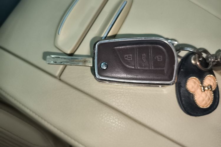 丰田 汉兰达 2021款 2.0T 两驱精英版 5座中控内饰11