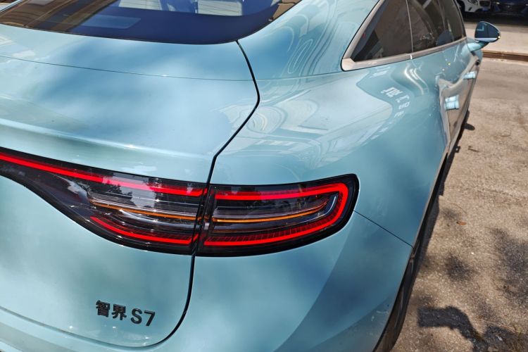 鸿蒙智行 智界S7 2024款 Max+ 后驱超航智驾版车身外观9