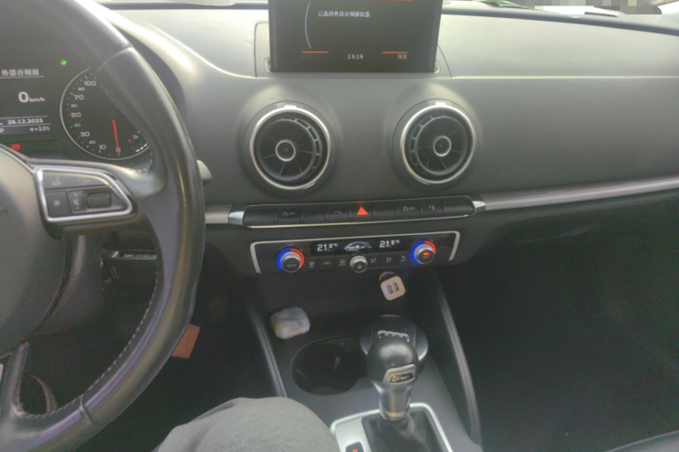 奥迪A3 2014款 Sportback 35 TFSI 自动舒适型中控内饰16