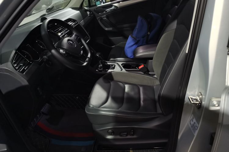 大众 途观L 2018款 改款 330TSI 自动两驱豪华版中控内饰19