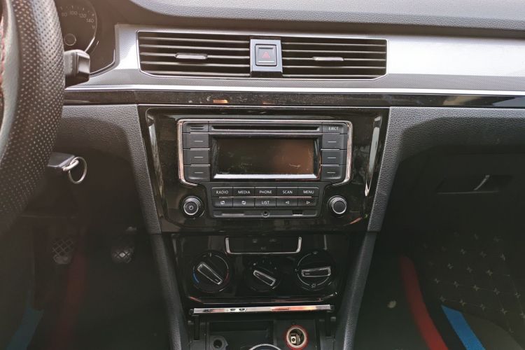 大众 宝来 2017款 1.6L 手动舒适型局部细节16