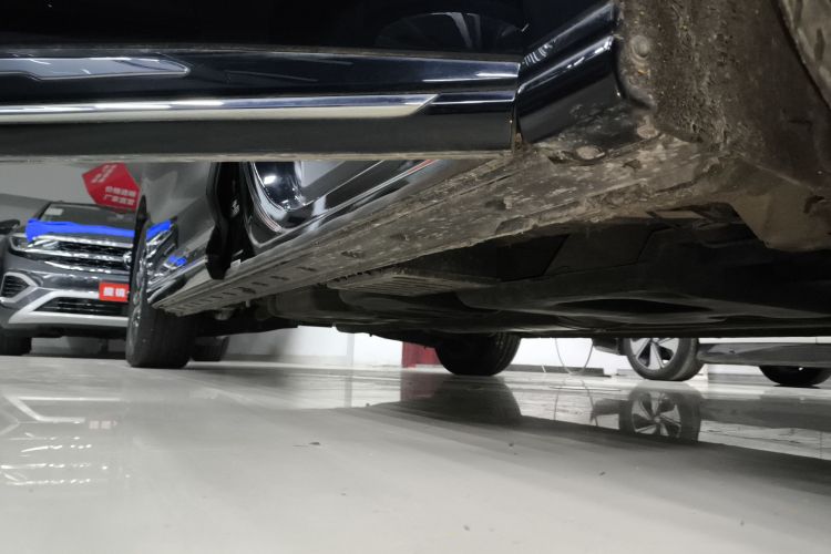 红旗HQ9 2023款 2.0T 智联旗享版局部细节9001