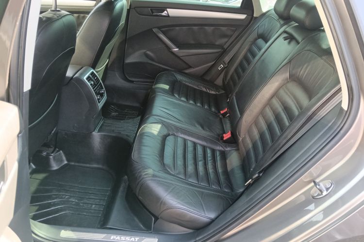 大众 帕萨特 2014款 1.8TSI DSG御尊版中控内饰21